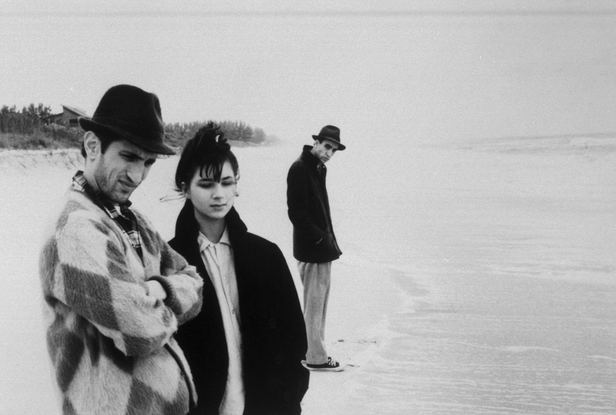 La recensione di Stranger Than Paradise, il film del 1984 scritto e diretto da Jim Jarmusch