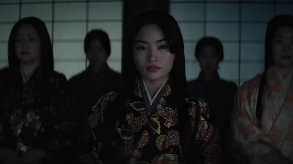 Anna Sawai in una scena di Le Signore del Mondo dei Salici, il sesto episodio Shōgun, disponibile su Disney Plus.