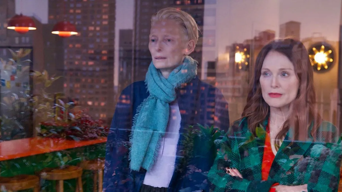 Rilasciato il primo trailer de La stanza accanto, con Tilda Swinton e Julianne Moore