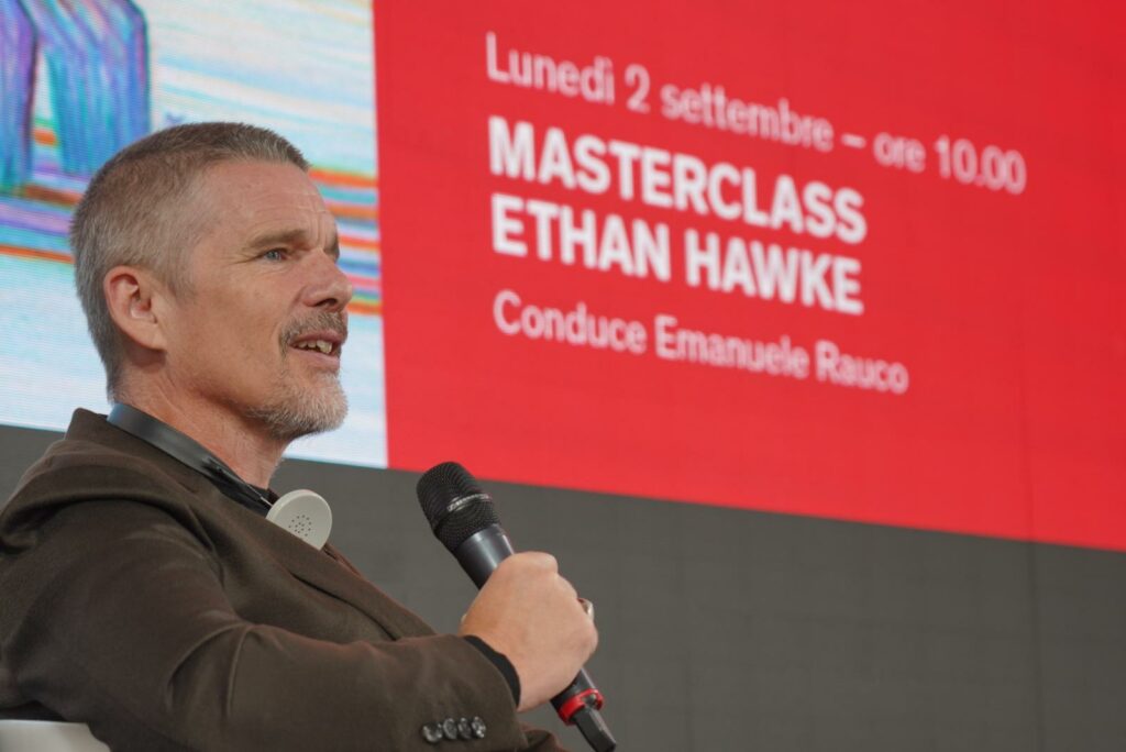 Venezia 81, la masterclass di Ethan Hawke